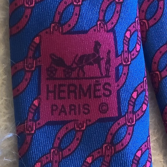 Hermès Vintage Silk Tie Blue Red Interlocking Belt Buckle Motif 100% Silk - Picture 11 of 17